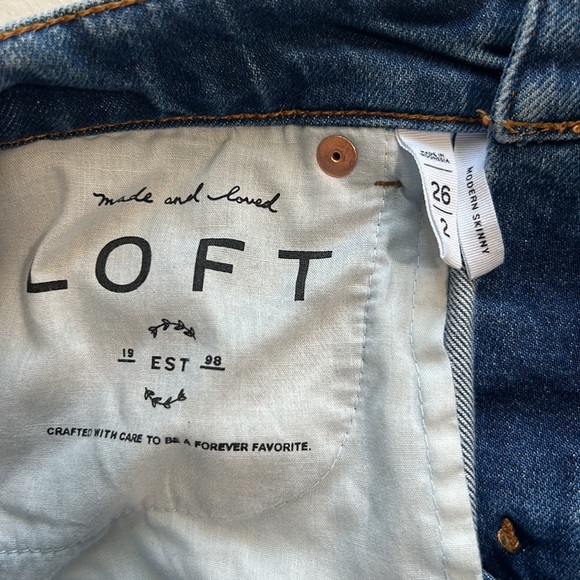 Loft, Modern Skinny, Lightly Distressed Jeans, Size 2 - Picture 6 of 6